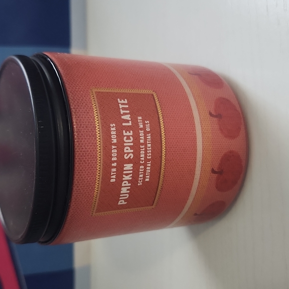 Bath & Body Works Fall Candles (2)- Pumpkin Spice Latte, Vampire Blood - Picture 7 of 10